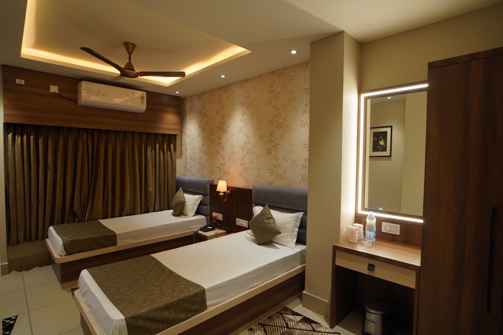 Executive Room Workspace